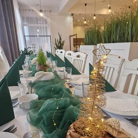 ホテル Milosz Restauracja, Basen Dla Dzieci, Sala Zabaw, Silownia カルトゥジ