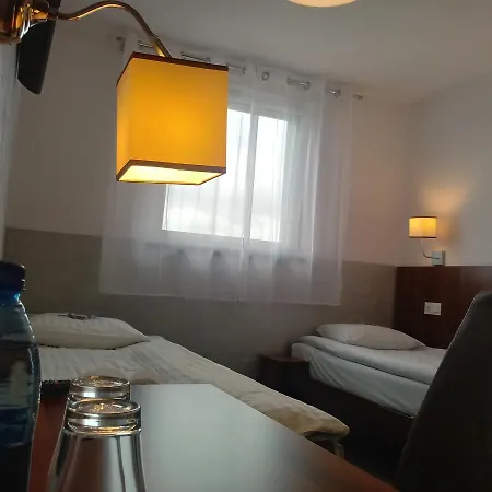 Отель Milosz Restauracja, Basen Dla Dzieci, Sala Zabaw, Silownia 2*
