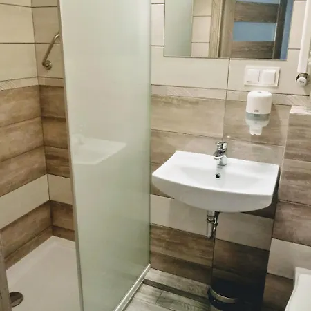 Milosz Restauracja, Basen Dla Dzieci, Sala Zabaw, Silownia 2* קארטוזי